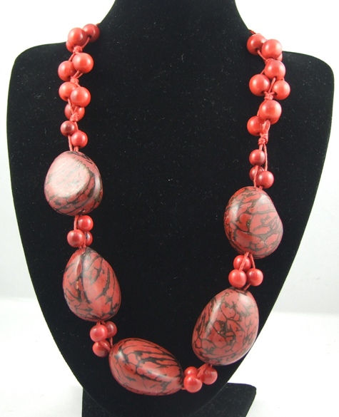 Necklace - Geovy (a)